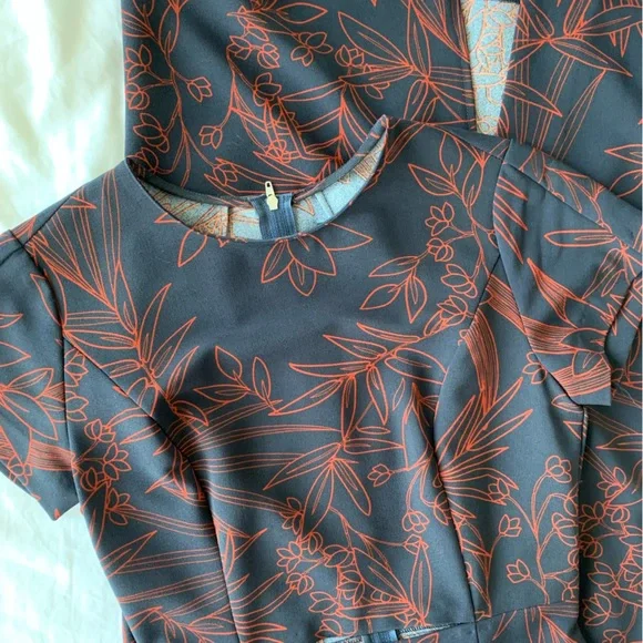 Aritzia Babaton Prosper Dress in navy & red - Picture 5 of 10